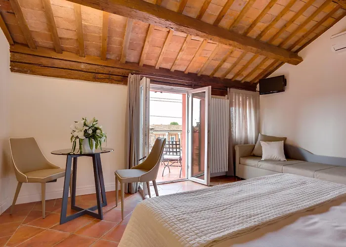 Ferrara Rooms Couette-café