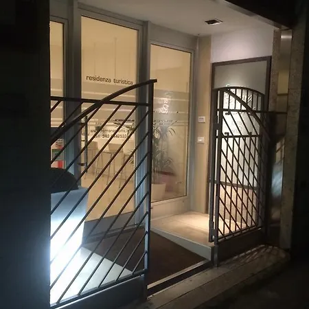Oda ve Kahvaltı Ferrara Rooms 4*