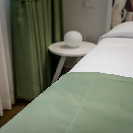 Oda ve Kahvaltı Ferrara Rooms 4*