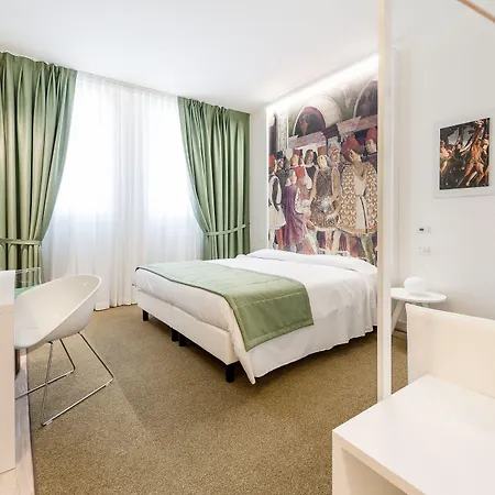 לינה וארוחת בוקר Ferrara Rooms 4*