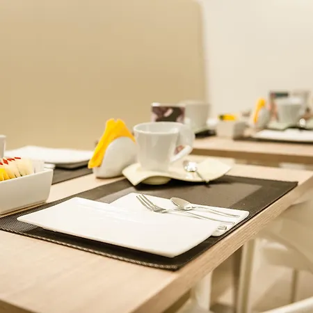 Ferrara Rooms فندق مبيت وإفطار فيرّارا