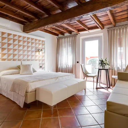 Ferrara Rooms Bed & Breakfast