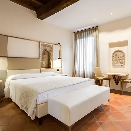 Ferrara Rooms פררה