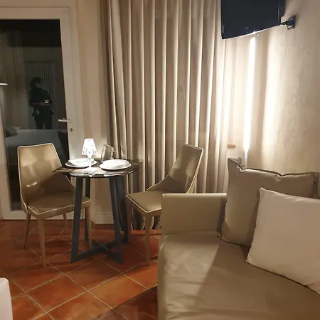 Ferrara Rooms فندق مبيت وإفطار فيرّارا
