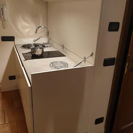 Ferrara Rooms לינה וארוחת בוקר 4*