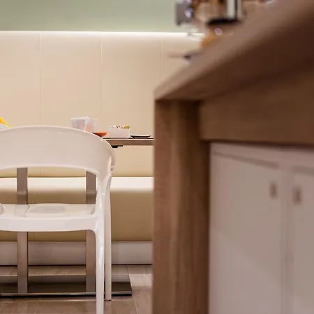 Alojamento de Acomodação e Pequeno-almoço Ferrara Rooms