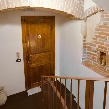 לינה וארוחת בוקר Ferrara Rooms פררה