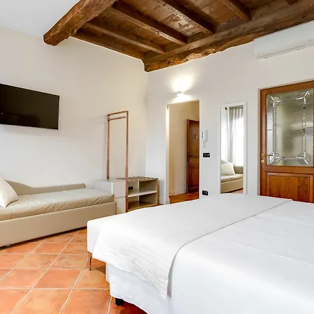 Ferrara Rooms