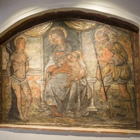 Alojamento de Acomodação e Pequeno-almoço Ferrara Rooms 4*