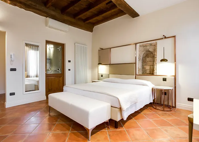 Ferrara Rooms Bed & Breakfast